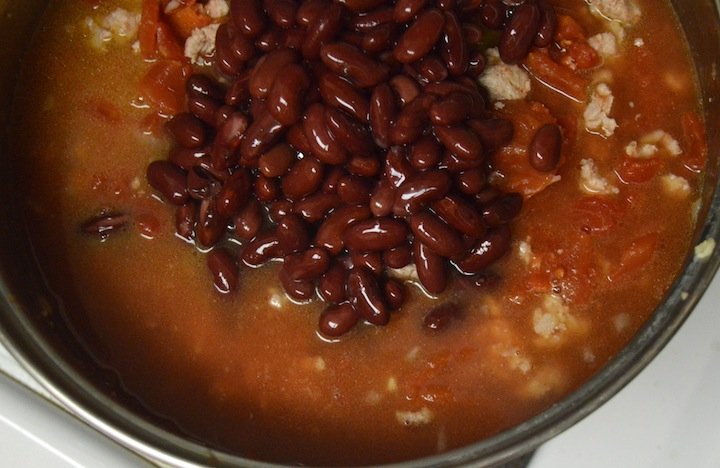 turkey bean chili, recipes, winter dinners, easy recipes, weeknight dinners, family meals, cooking, soups, soup recipes 