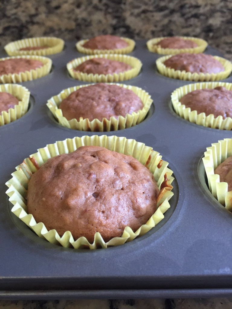 raspberry pistachio cupcakes, easy breakfast recipes, muffin recipes, breakfast muffins, setton farms pistachios, pistachio recipes 